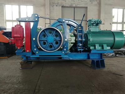 无极绳连续牵引车